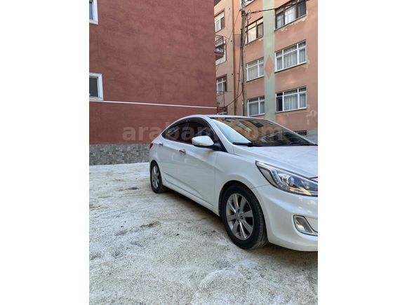 Sahibinden Hyundai Accent Blue 1.6 CRDI Prime 2015 Model 