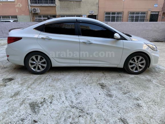 Sahibinden Hyundai Accent Blue 1.6 CRDI Prime 2015 Model 