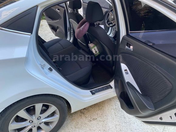 Sahibinden Hyundai Accent Blue 1.6 CRDI Prime 2015 Model 