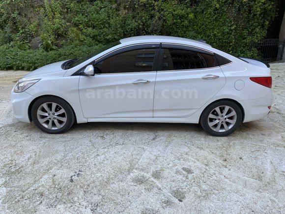 Sahibinden Hyundai Accent Blue 1.6 CRDI Prime 2015 Model 