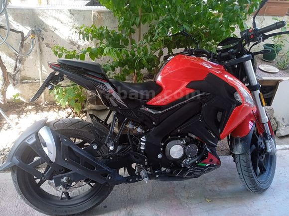 ÇOK TEMİZ AZ KM DE HASARSIZ BENELLİ 125-S