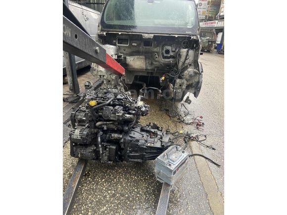 Renault Trafic 2.0 turbo borusu orjinal