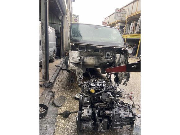 Renault Trafic 2.0 turbo borusu orjinal