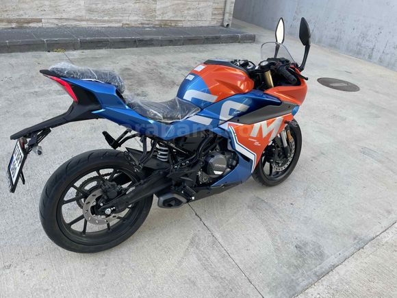 Sahibinden sıfır 60 km de CFmoto 250SR 