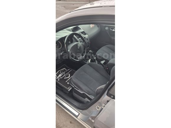 Sahibinden Renault Megane 1.6 Dynamique 2004 Model