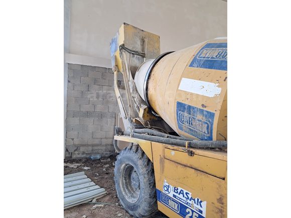 Sahibinden Tarım & İş Makineleri Beton Dağıtıcı 