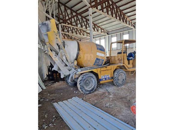 Sahibinden Tarım & İş Makineleri Beton Dağıtıcı 