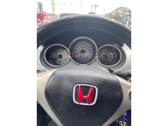 Sahibinden Honda Jazz 1.4 LS 2005 Model  162.000 km Gri (metalik)