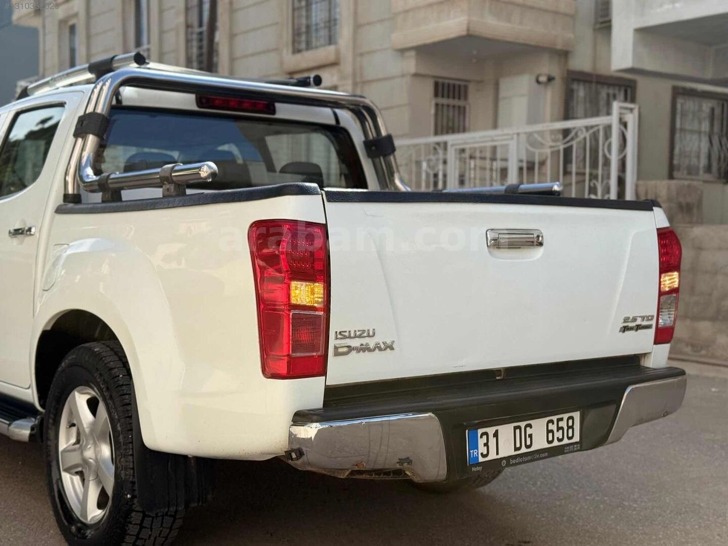 Galeriden Isuzu D-Max 2.5 4x4 V-Cross 2014 Model Hatay 208.000 km Beyaz 7