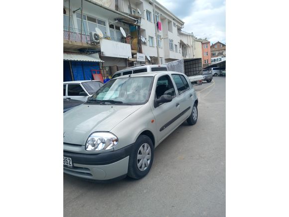 Galeriden Renault Clio 1.4 RTA 2001 Model Konya