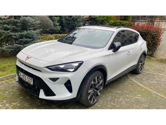 Sahibinden düşük KM li Komple PPF ve cam filmli 1.5 204 beygir PHEV
