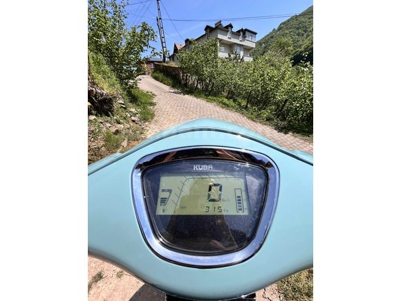 Sadece 600 
km de Kuba Azure 50  