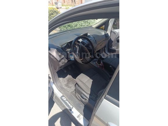 Sahibinden Ford B-Max 1.4 Titanium 2013 Model