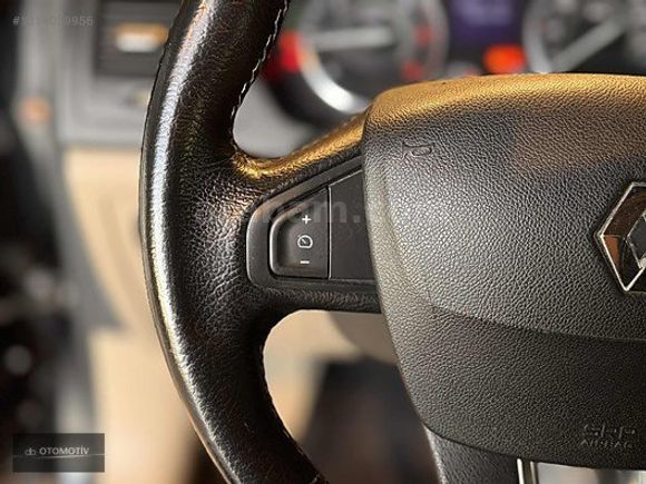 db OTOMOTİV 2013 RENAULT LATITUTE 1.5 PRİVİLEGE CAM TAVAN OTM.