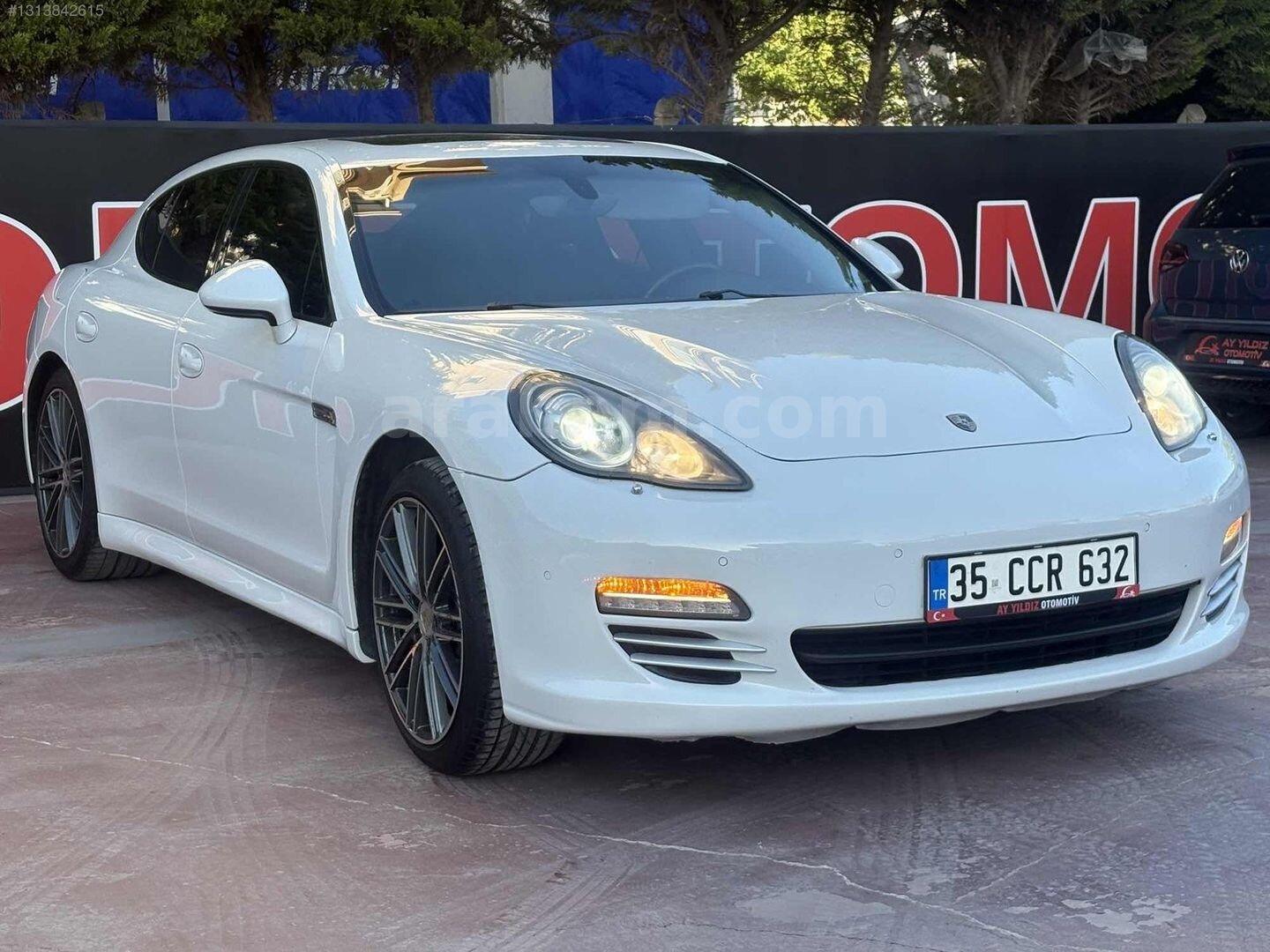 Galeriden Porsche Panamera 4 2011 Model Aydın 255.000 km Beyaz 2