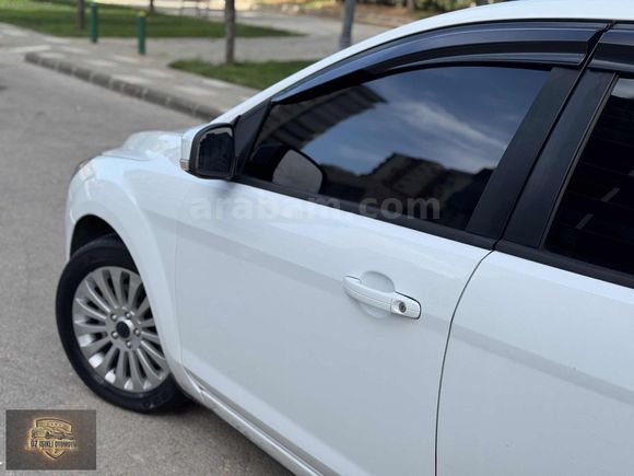 ÖZ IŞIKLI OTOMOTİVDEN 2010 FORD FOCUS 95 HP 3 LOKAL