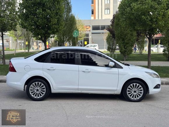 ÖZ IŞIKLI OTOMOTİVDEN 2010 FORD FOCUS 95 HP 3 LOKAL