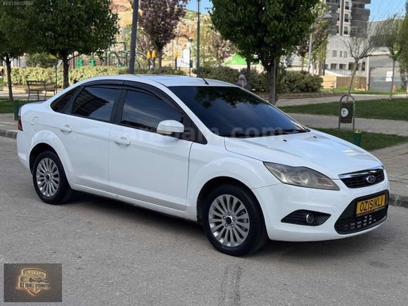ÖZ IŞIKLI OTOMOTİVDEN 2010 FORD FOCUS 95 HP 3 LOKAL