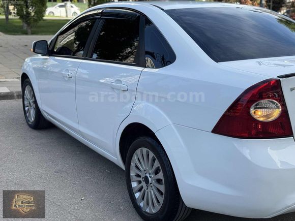ÖZ IŞIKLI OTOMOTİVDEN 2010 FORD FOCUS 95 HP 3 LOKAL