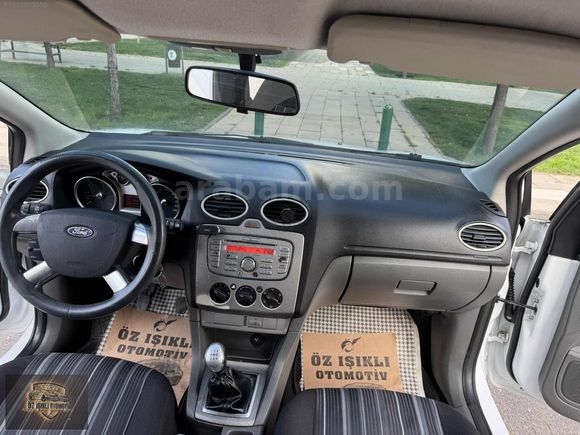 ÖZ IŞIKLI OTOMOTİVDEN 2010 FORD FOCUS 95 HP 3 LOKAL