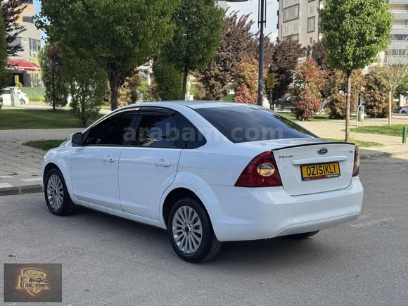 ÖZ IŞIKLI OTOMOTİVDEN 2010 FORD FOCUS 95 HP 3 LOKAL