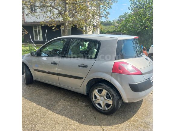Sahibinden Renault Megane 1.4 Authentique 2006 Model  148.000 km Gri