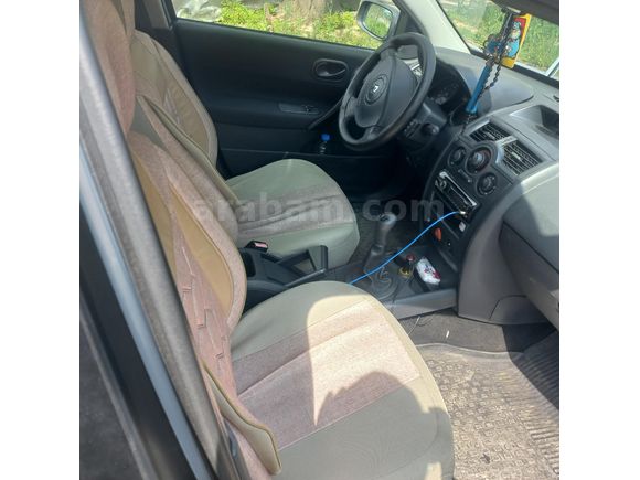 Sahibinden Renault Megane 1.4 Authentique 2006 Model  148.000 km Gri