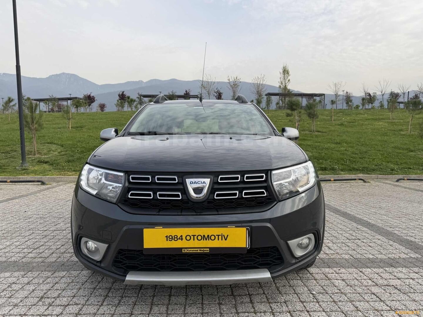 Galeriden Dacia Sandero 0.9 TCe Stepway 2019 Model Bursa 134.500 km Füme 1