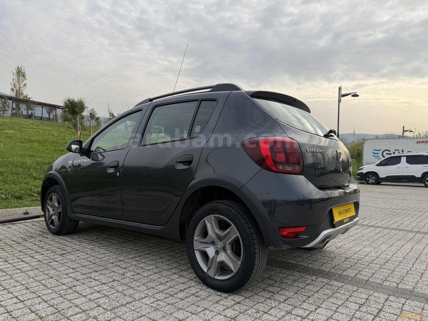 Galeriden Dacia Sandero 0.9 TCe Stepway 2019 Model Bursa 134.500 km Füme 6