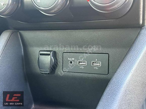 2022 Boyasız TESLA EKRAN CLİO LACİVERT