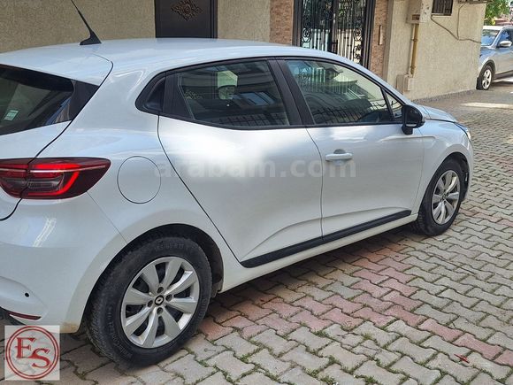 2021 CLİO 1.0 TCE OTOMATİK VİTES 160 BİNDE