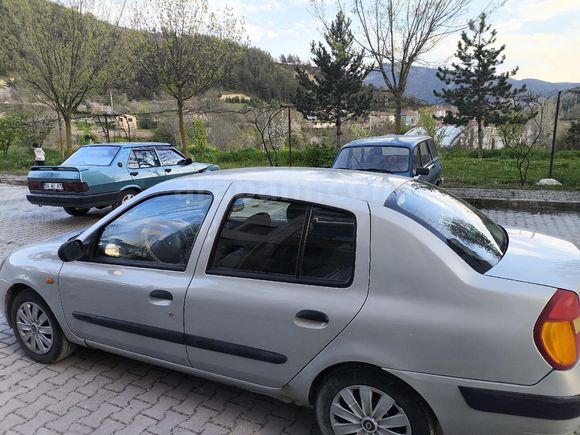 Sahibinden Renault Clio 1.4 Authentique 2003 Model