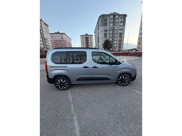 2025 MODEL 10500KM ORJİNAL TERTEMİZ CİTROEN BERLİNGO