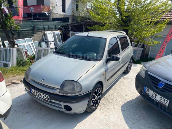 Galeriden Renault Clio 1.4 RTA 2000 Model Sakarya