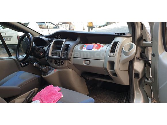 Sahibinden Renault Trafic Passenger 2.0 dCi 2012 Model  560.000 km Gri