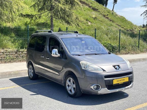 DÜZ MOTORS PEUGEOT PARTNER 1.6 HDİ CAM TAVAN DEĞİŞENSİZ BOYASIZ