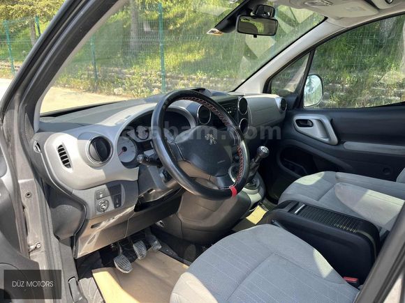 DÜZ MOTORS PEUGEOT PARTNER 1.6 HDİ CAM TAVAN DEĞİŞENSİZ BOYASIZ