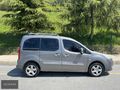 DÜZ MOTORS PEUGEOT PARTNER 1.6 HDİ CAM TAVAN DEĞİŞENSİZ BOYASIZ
