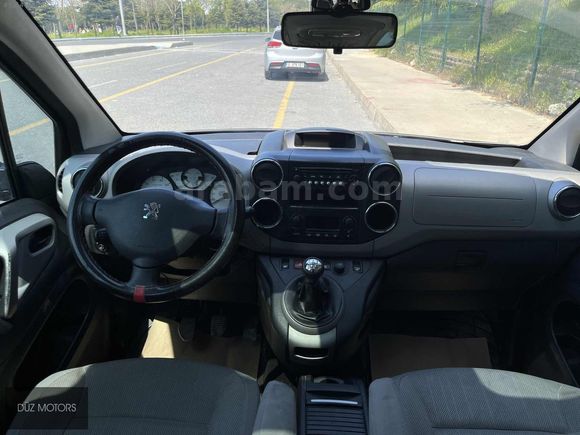 DÜZ MOTORS PEUGEOT PARTNER 1.6 HDİ CAM TAVAN DEĞİŞENSİZ BOYASIZ