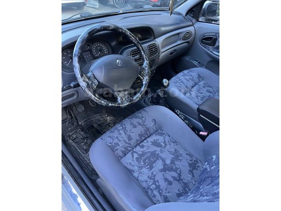 Düşük Km Yeni Muayeneli Megane 1 1.6