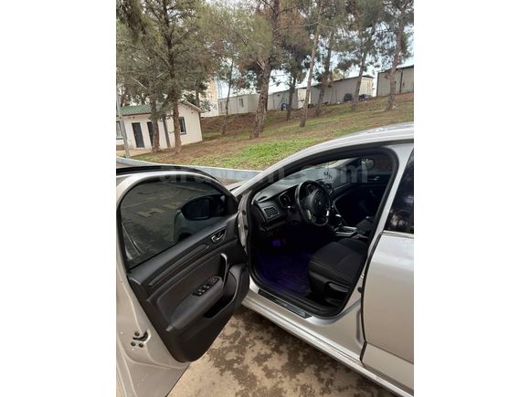 Sahibinden Renault Megane 1.5 Blue DCI Touch 2020 Model 