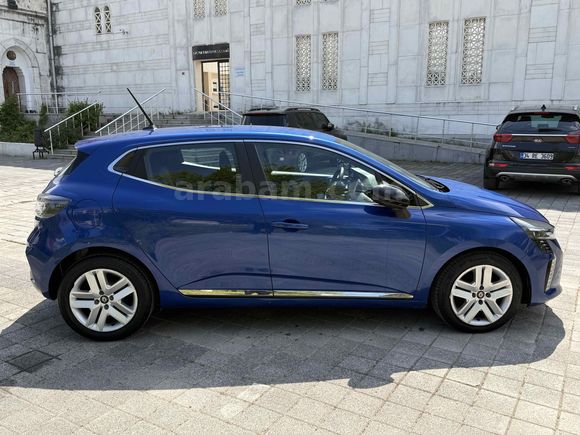 Galeriden Renault Clio 1.0 TCe Evolution 2023 Model İstanbul 52.500 km Lacivert