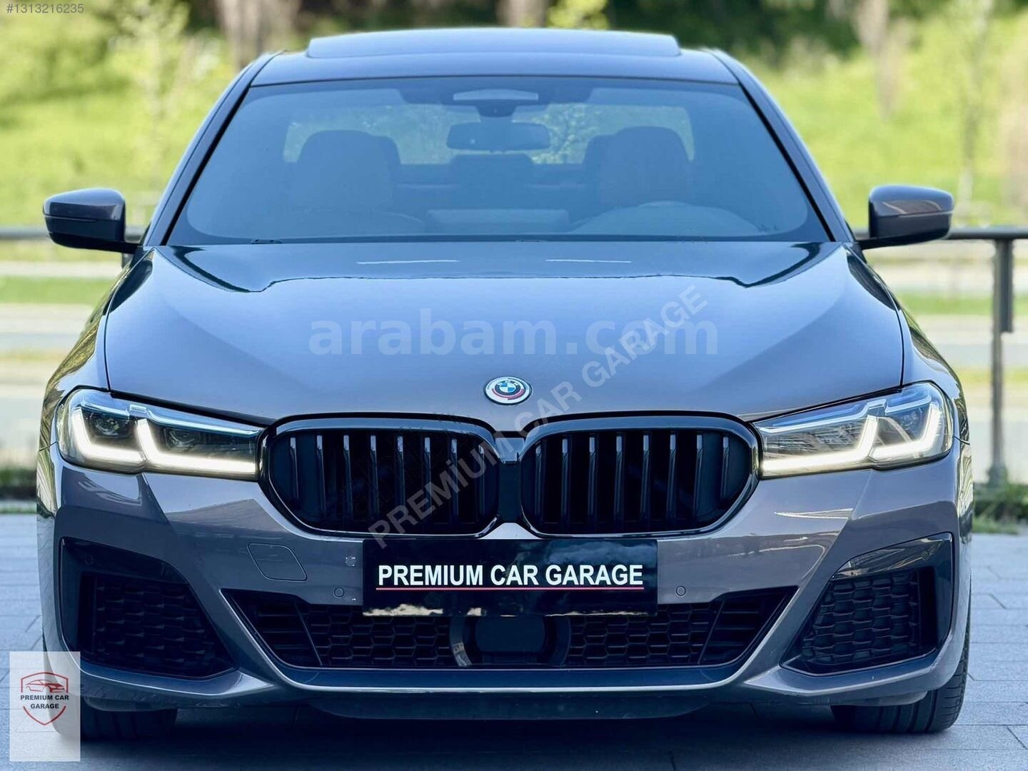 Galeriden BMW 5 Serisi 520i 50th Year M Edition 2022 Model İstanbul 98.000 km Gri 4