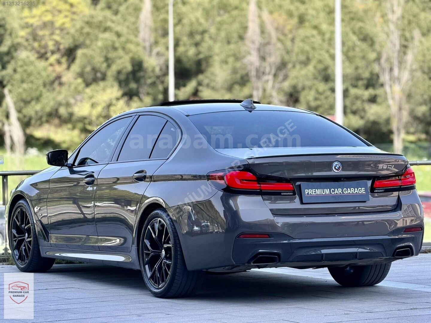 Galeriden BMW 5 Serisi 520i 50th Year M Edition 2022 Model İstanbul 98.000 km Gri 6
