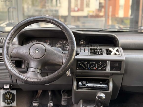 Masarfasız Bakımlı RENAULT CLIO 1.4 RT