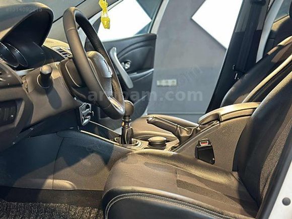 TEKİROĞLU OTOMOTİV'den 2011 MODEL RENAULT MEGANE 1.5 DCİ