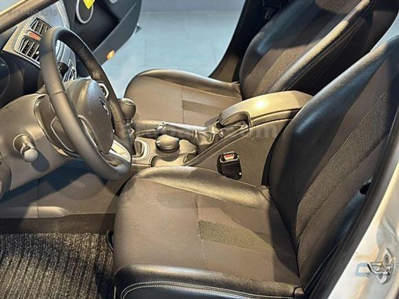 TEKİROĞLU OTOMOTİV'den 2011 MODEL RENAULT MEGANE 1.5 DCİ