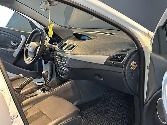 TEKİROĞLU OTOMOTİV'den 2011 MODEL RENAULT MEGANE 1.5 DCİ