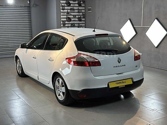 TEKİROĞLU OTOMOTİV'den 2011 MODEL RENAULT MEGANE 1.5 DCİ
