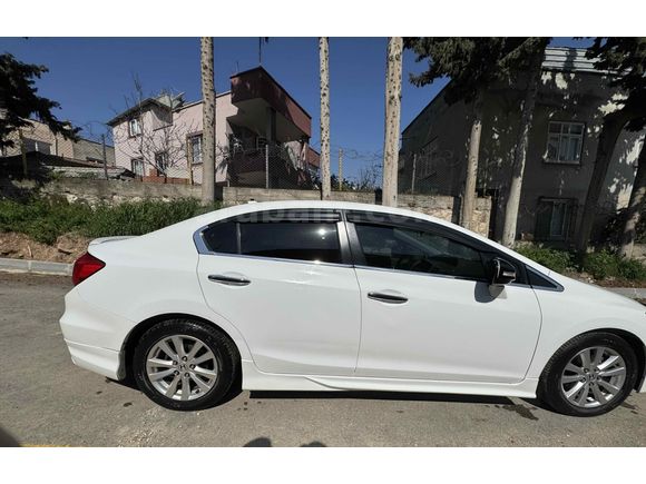 Sahibinden Honda Civic 1.6i VTEC Eco Elegance 2012 Model 